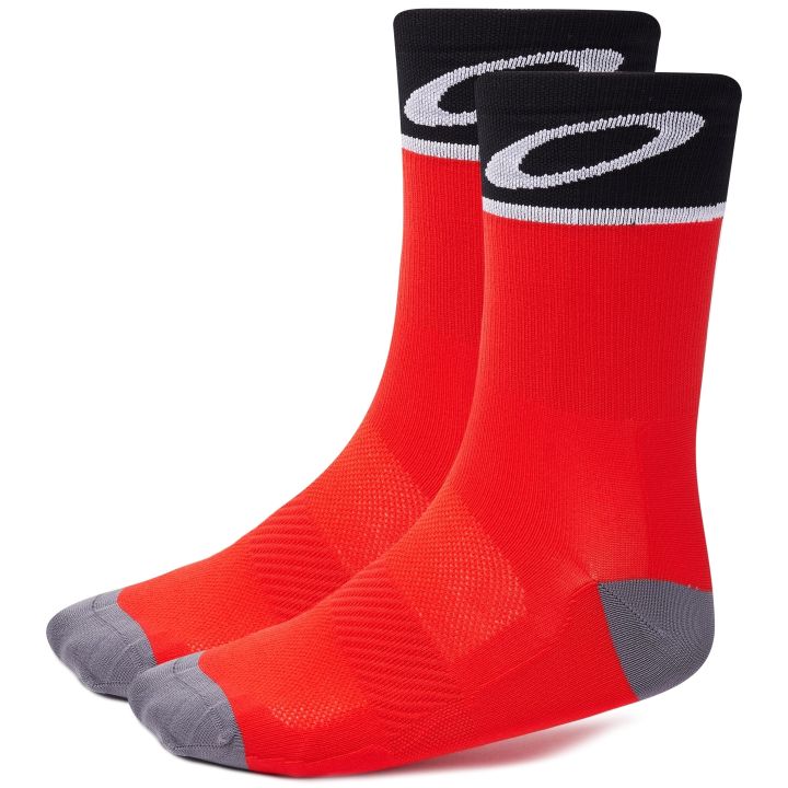 OAKLEY CYCLING SOCKS – RED LINE
