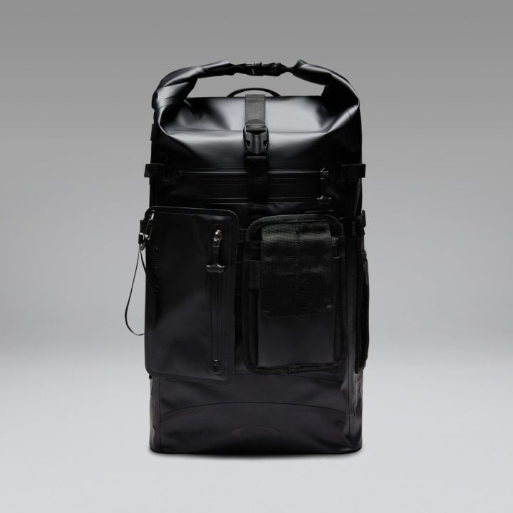 Oakley Reserve Tactical Dry Backpack – Pitch Black